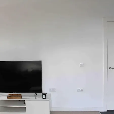 Lovely One Bedroom Apartment With Balcony London Exterior photo